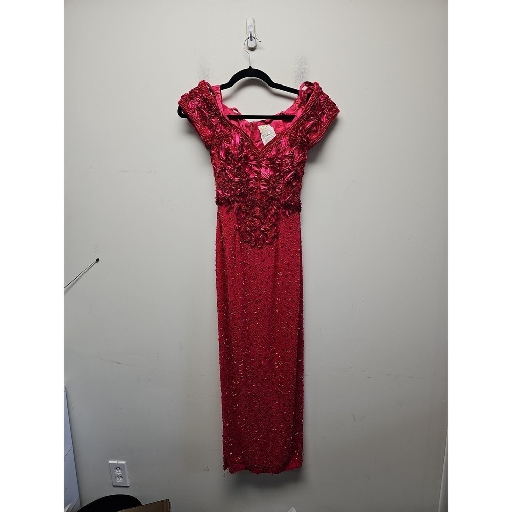 Alyce Designs Vintage Pink Beaded Rosette Formal Gown Dress Size 2 Prom Gala